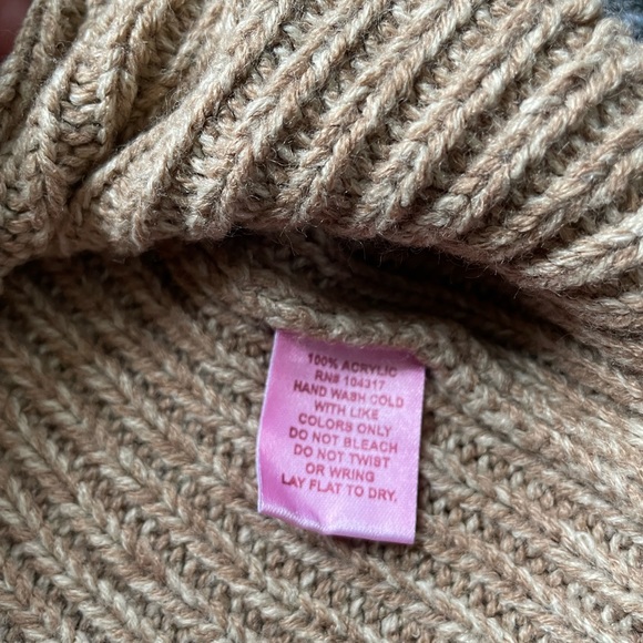 Womens Sleeveless Cardigan/Sweater - Picture 4 of 5